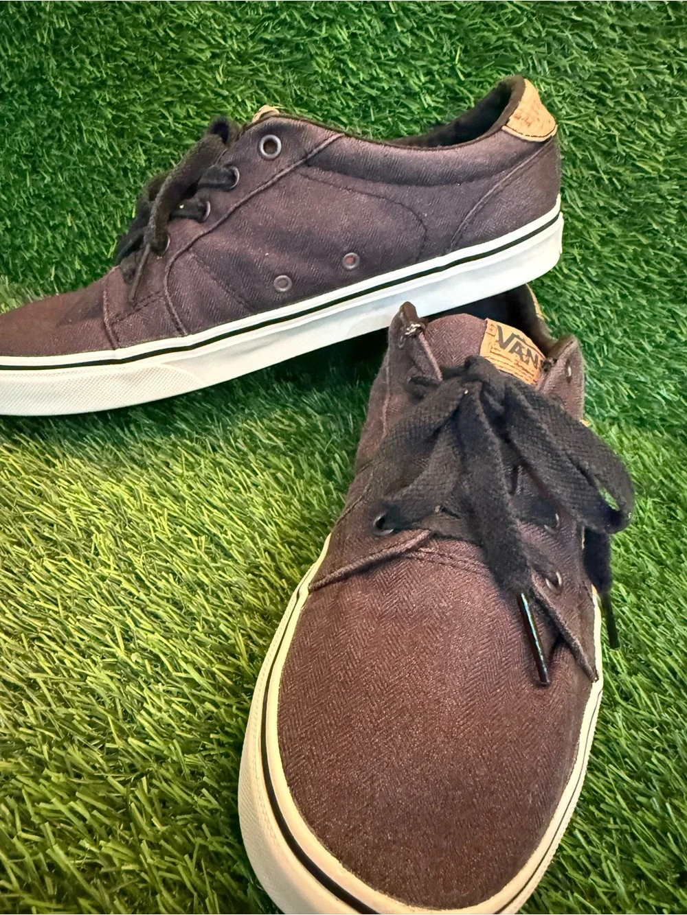 Vans Men's grey textile Low-Top cork like logo tongue with White Sole m 10